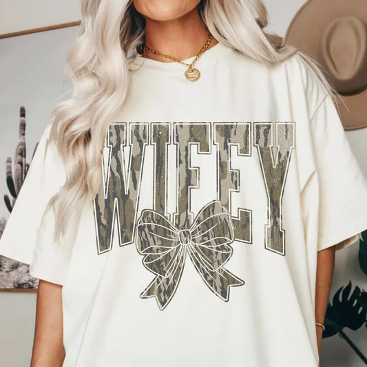 Camo wifey - T